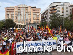 Centenares de personas se manifiestan en Ceuta contra el Gobierno y exigen seguridad de cara al inicio del curso escolar