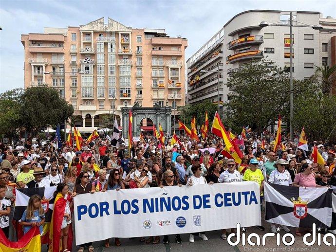 Centenares de personas se manifiestan en Ceuta contra el Gobierno y exigen seguridad de cara al inicio del curso escolar