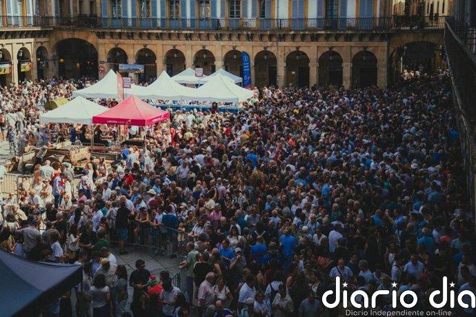 Cerca de 4.000 personas celebran en San Sebastián el Sagardo Eguna con sidra de 32 productores