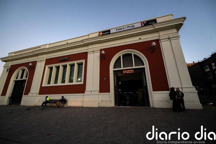 Cerrada la estación de tren de Fabra i Puig por el desprendimiento del falso techo