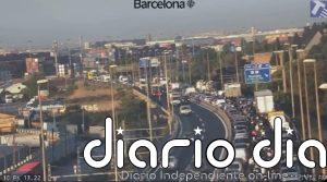 Cerradas todas las entradas a la Ronda Litoral de Barcelona para extraer un camión accidentado