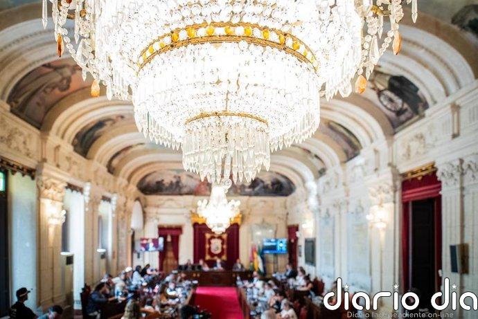 Ceuta, fallos en pulseras antimaltrato, vivienda y gestión en playas y arbolado, a debate en el pleno de Málaga