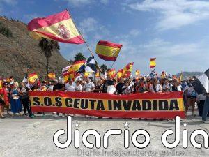 Cientos de ceutíes marchan hacia el Tarajal en defensa de la españolidad de la ciudad y de su frontera