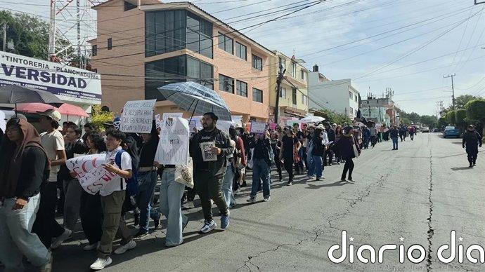Cientos de estudiantes de la Universidad de Morelos marchan pidiendo justicia para Claudia Tacoronte