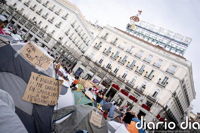 Cientos de manifestantes pasan su primera noche en Sol por la Vivienda: "Que esto salga bien depende de nosotros"
