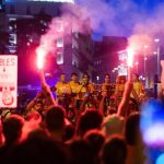 Cientos de personas continúan acampadas en la Puerta del Sol de Madrid para exigir el 'decreto Maricarmen'