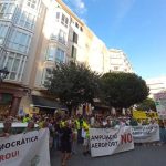 Cientos de personas marchan en Palma contra la ampliación del aeropuerto y las políticas de promoción del Govern