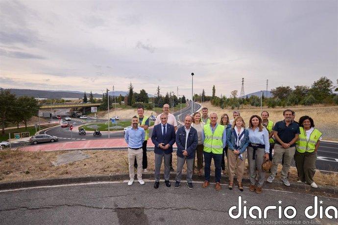 Concluida la nueva glorieta de Mutilva que favorece las conexiones entre el polígono industrial y la Ronda de Pamplona