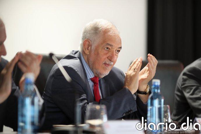 Conde-Pumpido critica la contradicción "flagrante" del TS por no amnistiar la malversación y estima el recurso de Bassa