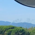 Confinan dos urbanizaciones en Tordera (Barcelona) por un incendio forestal