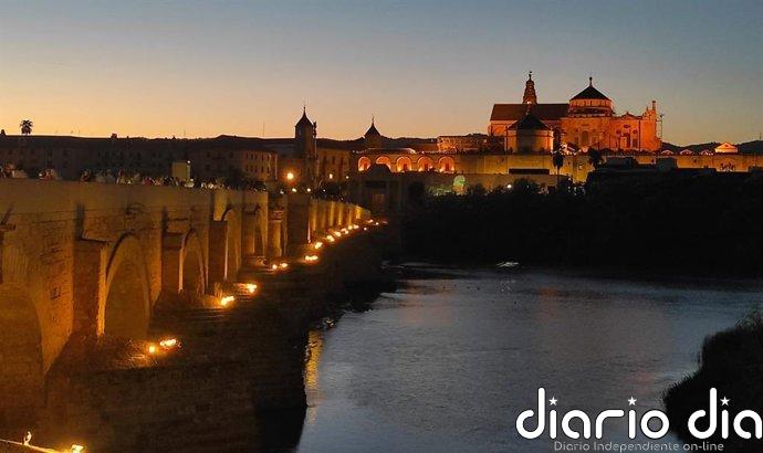 Córdoba celebra el Día de la Organización de las Ciudades del Patrimonio con el izado de bandera y una ruta teatralizada