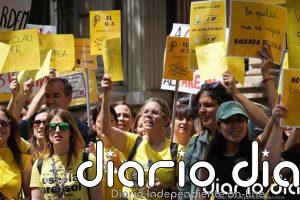 Cortada la AP-7 en Granollers (Barcelona) por una manifestación de docentes en huelga