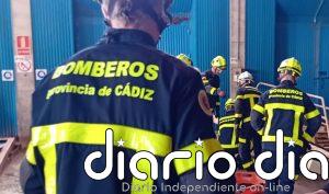 Cuatro evacuados al hospital por inhalación de humo tras el incendio de una moto en Arcos de la Frontera (Cádiz)