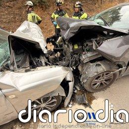 Cuatro heridos en una colisión frontal de dos vehículos en Casares (Málaga)