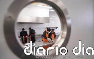 Cursos gratuitos en Madrid para encontrar empleo: cocina, carnicería, fibra óptica, limpieza y otros oficios
