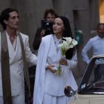Damiano David y Dove Cameron desafían los códigos nupciales con estos looks en su idílica boda en la Toscana