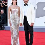 De Carlos Sainz Jr. a Blanca Suárez: los looks de la alfombra roja de la gala inaugural del Festival de Venecia 2026