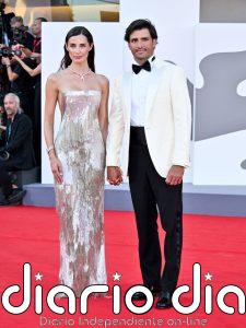 De Carlos Sainz Jr. a Blanca Suárez: los looks de la alfombra roja de la gala inaugural del Festival de Venecia 2026