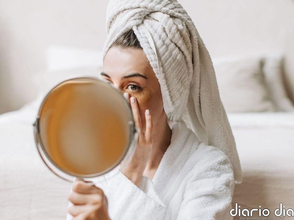 De exfoliar nada más volver al exceso de maquillaje: los errores cosméticos más comunes al volver de vacaciones