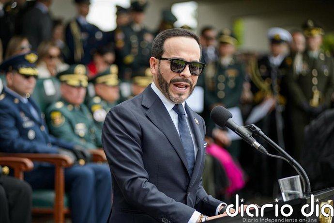 De la Espriella cumple su promesa y renuncia a su primer sueldo en favor de dos geriátricos afectados por el terremoto