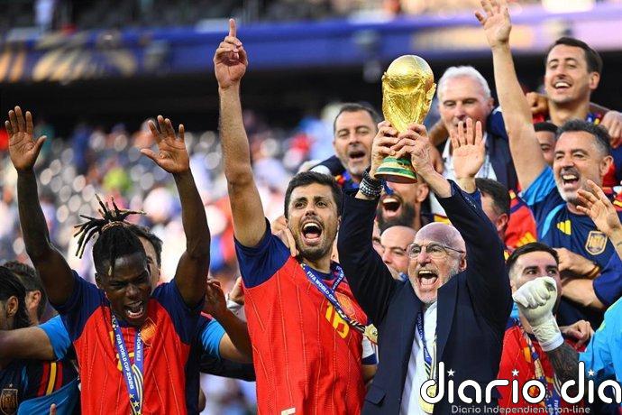 De la Fuente renueva como seleccionador hasta 2032