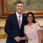Delcy Rodríguez recibe en Caracas al presidente de Paragua para avanzar en la "normalización" de relaciones