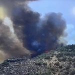 Desalojan 3 viviendas de forma preventiva por el incendio en la zona de Cazadores, en Telde (Gran Canaria)