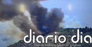 Desalojan 3 viviendas de forma preventiva por el incendio en la zona de Cazadores, en Telde (Gran Canaria)
