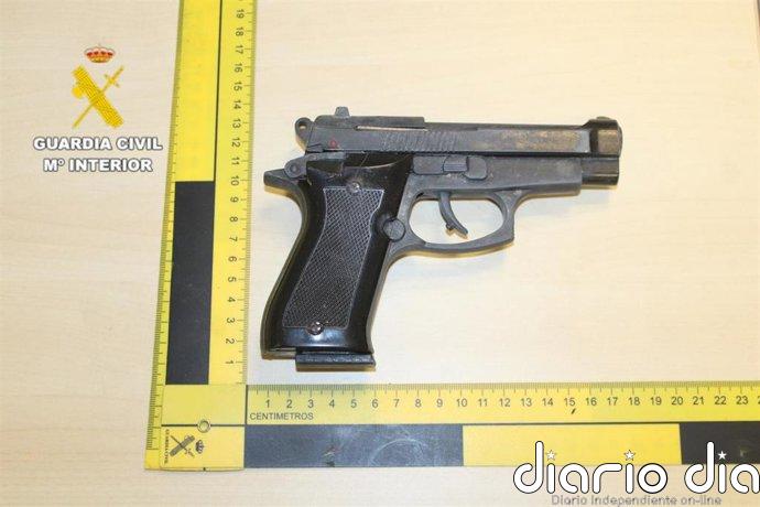 Detenida una persona por amenazar a otra con un arma de fogueo tras una discusión en Viver