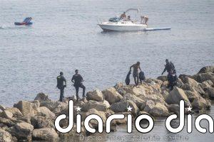 Dos marroquíes detenidos por agredir a guardias civiles en la playa del Trampolín (Ceuta)