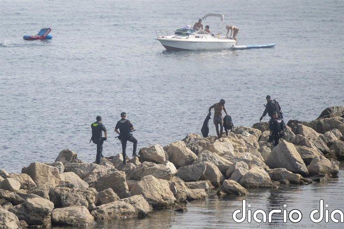 Dos marroquíes detenidos por agredir a guardias civiles en la playa del Trampolín (Ceuta)