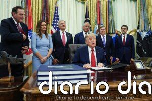 EEUU refuerza sanciones contra Rusia e Irán y amenaza con aranceles del 100% a compradores de petróleo ruso