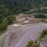 El agua que viene de la Amazonia ilumina y mueve a Ecuador y a Colombia