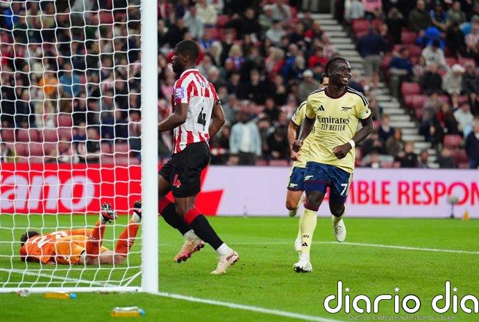 El Arsenal mantiene el pleno tras ganar al Sunderland