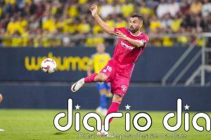 El Ceuta estrena victoria y el Tenerife se lo impide al Cádiz