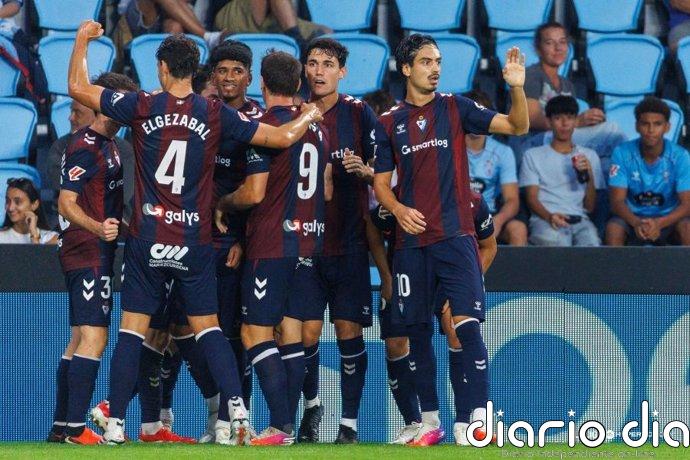 El Eibar arrasa al Celta Fortuna y regresa a ascenso directo