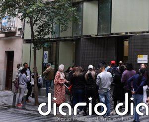 El Gobierno activa un plan de choque de 45 días con refuerzo voluntario en Extranjería para agilizar la regularización