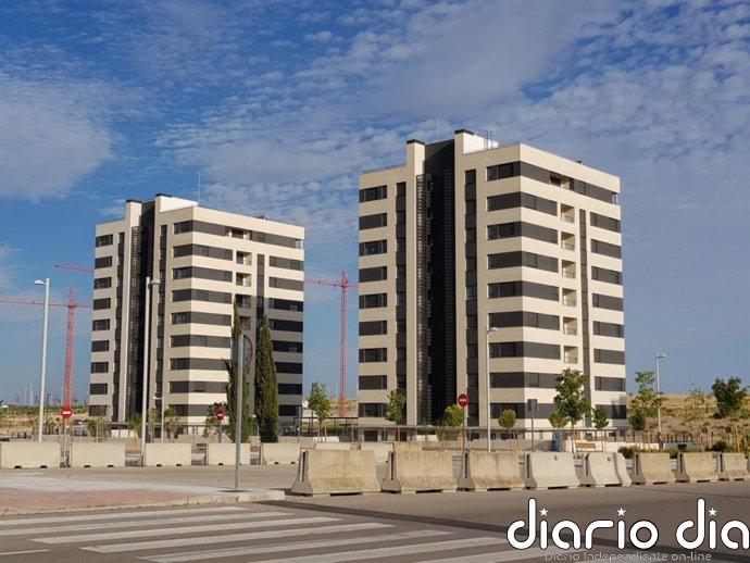 El Gobierno prohíbe a los 'fondos buitre' comprar viviendas por debajo del 70% de su valor hasta 2028
