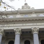 El Ibex 35 abre con una caída del 0,2% y pierde los 20.000 puntos, con el petróleo cerca de 96 dólares