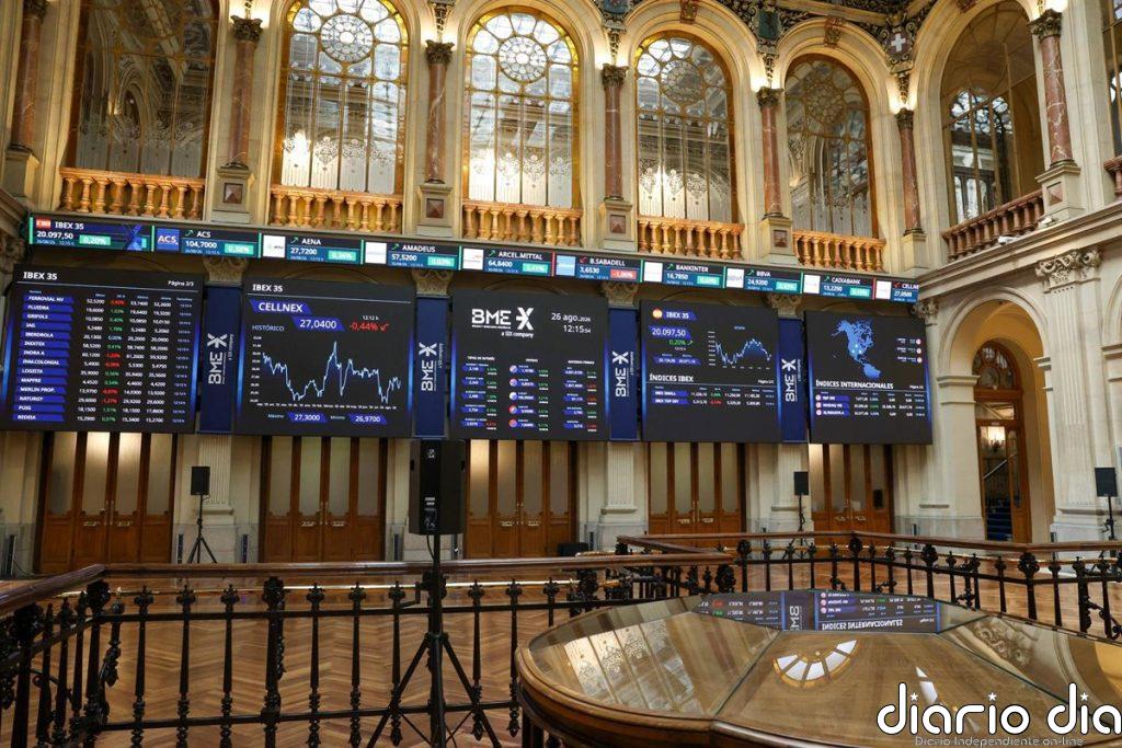 El Ibex 35 se deja un 0,62% y pierde los 19.700 puntos, con el crudo por encima de los 100 dólares