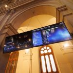 El Ibex 35 sube un 0,2% en la media sesión, con el brent por encima de los 105 dólares el barril