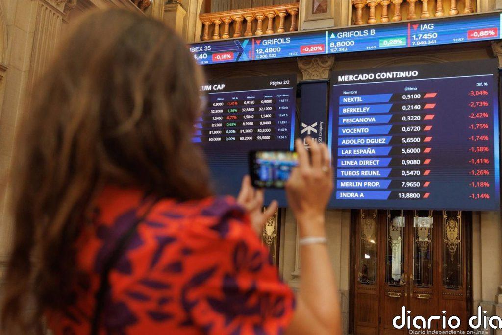 El Ibex 35 sube un 0,6% en la apertura y roza los 19.900 puntos, con el petróleo a menos de 99 dólares