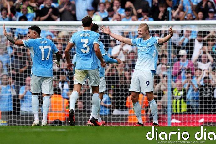 El Manchester City se asienta como líder de la Premier League y el Liverpool se acerca a la zona alta