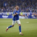 El Oviedo se lleva otro tenso derbi asturiano y el Eibar se pone líder provisional de LaLiga Hypermotion