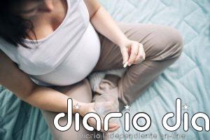 El paracetamol durante el embarazo se relaciona con cambios en los ovarios de las bebés, pero no prueba que los cause
