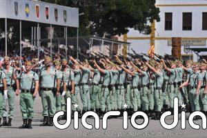 El Patio de Armas de Almería acoge La parada militar pot rl 106 aniversario de la fundación de la legión