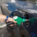 El precio del petróleo vuelve a escalar hasta los 107 dólares tras el cierre de un oleoducto en Arabia Saudí