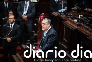 El presidente de Guatemala acusa a políticos y narcotraficantes de financiar bloqueos de carreteras