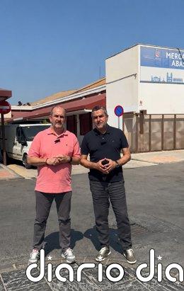 El PSOE de Almería destaca las ayudas del Gobierno para impulsar la recuperación de Berja tras las borrascas El diputado del PSOE de Almería en el Congreso, Juan Antonio Lorenzo, y el secretario general del PSOE de Berja, Víctor Martínez.