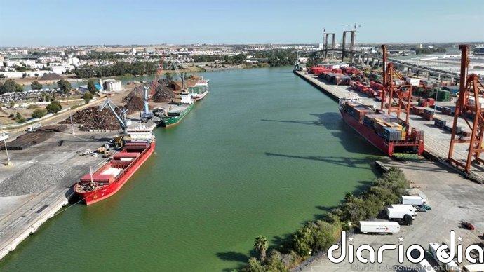 El Puerto de Sevilla mueve 2,7 millones de toneladas hasta agosto, casi 42.000 más que en el mismo periodo de 2025